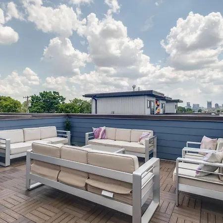 Modern Townhome, W/ Downtown Views, Rooftop Deck Only 6Min To Broadway